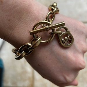Michael Kors Gold Tone Chain Link Toggle Bracelet